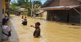 Cuaca Ekstrem Berakibat Banjir di Jambi, Tenggelamkan Satu Pemukiman dan Menewaskan Satu Wanita Lansia