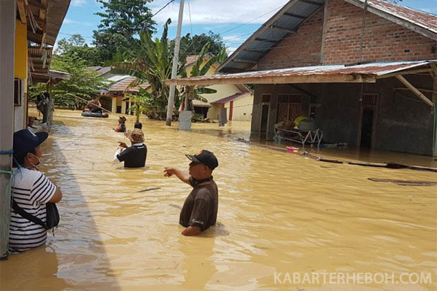 Cuaca Ekstrem Berakibat Banjir di Jambi, Tenggelamkan Satu Pemukiman dan Menewaskan Satu Wanita Lansia